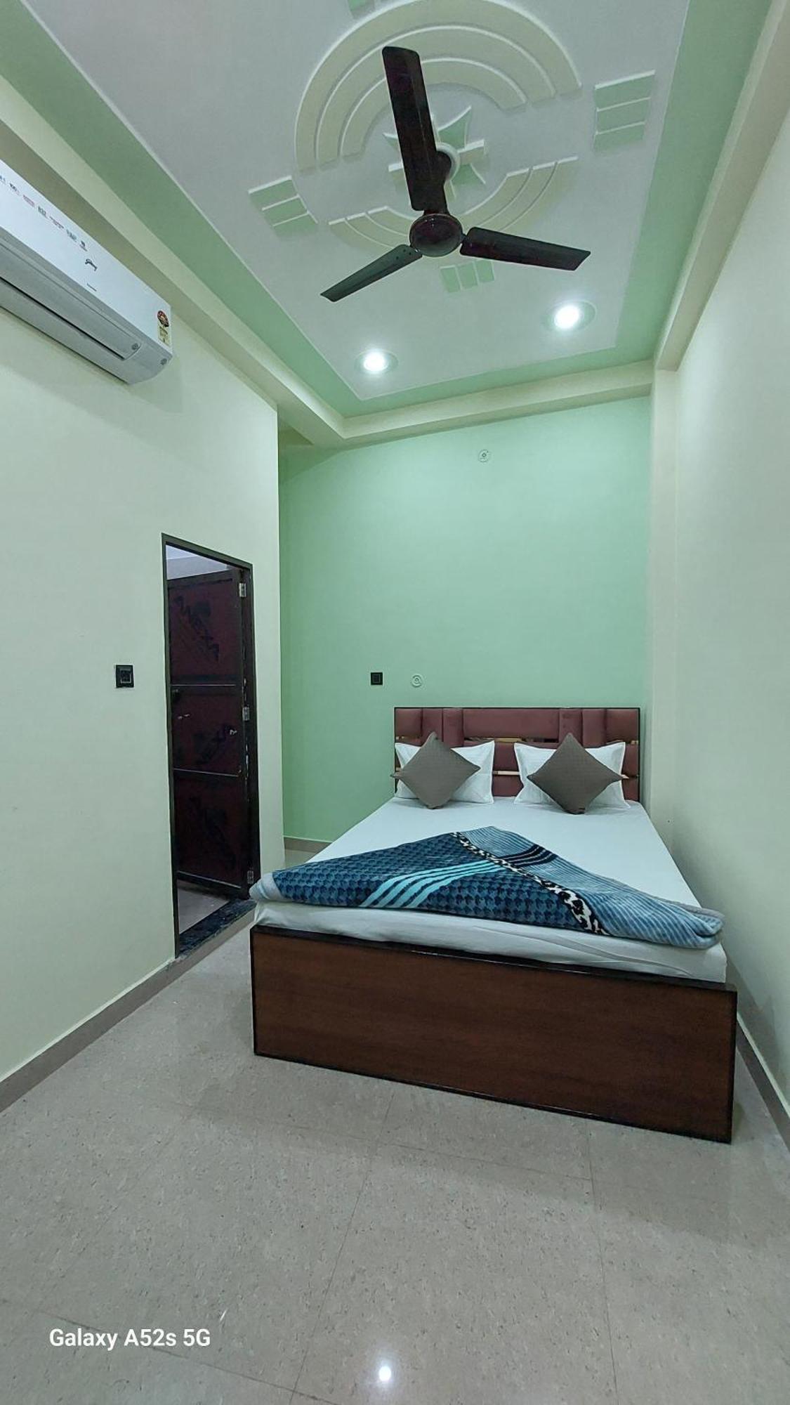 Narayani Paying Guest House Варанасі Екстер'єр фото