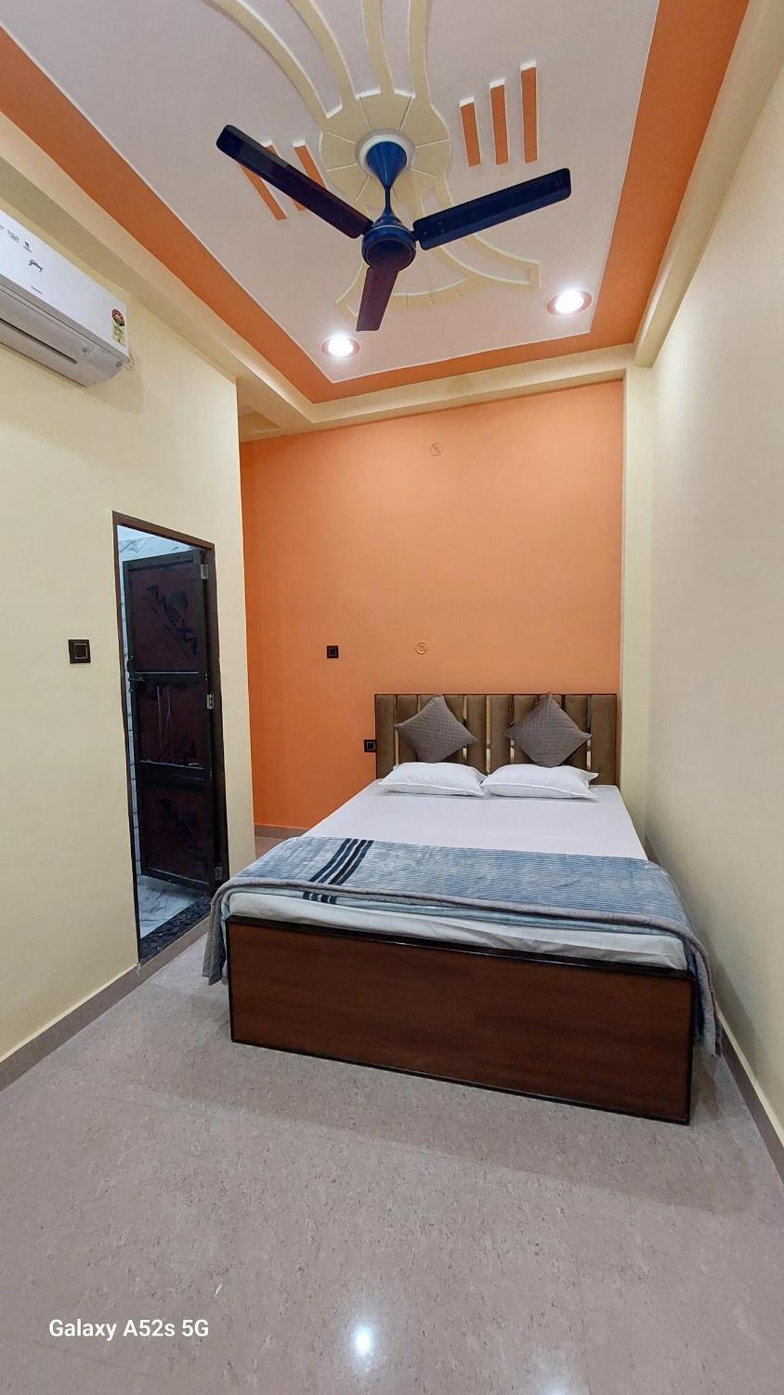 Narayani Paying Guest House Варанасі Екстер'єр фото