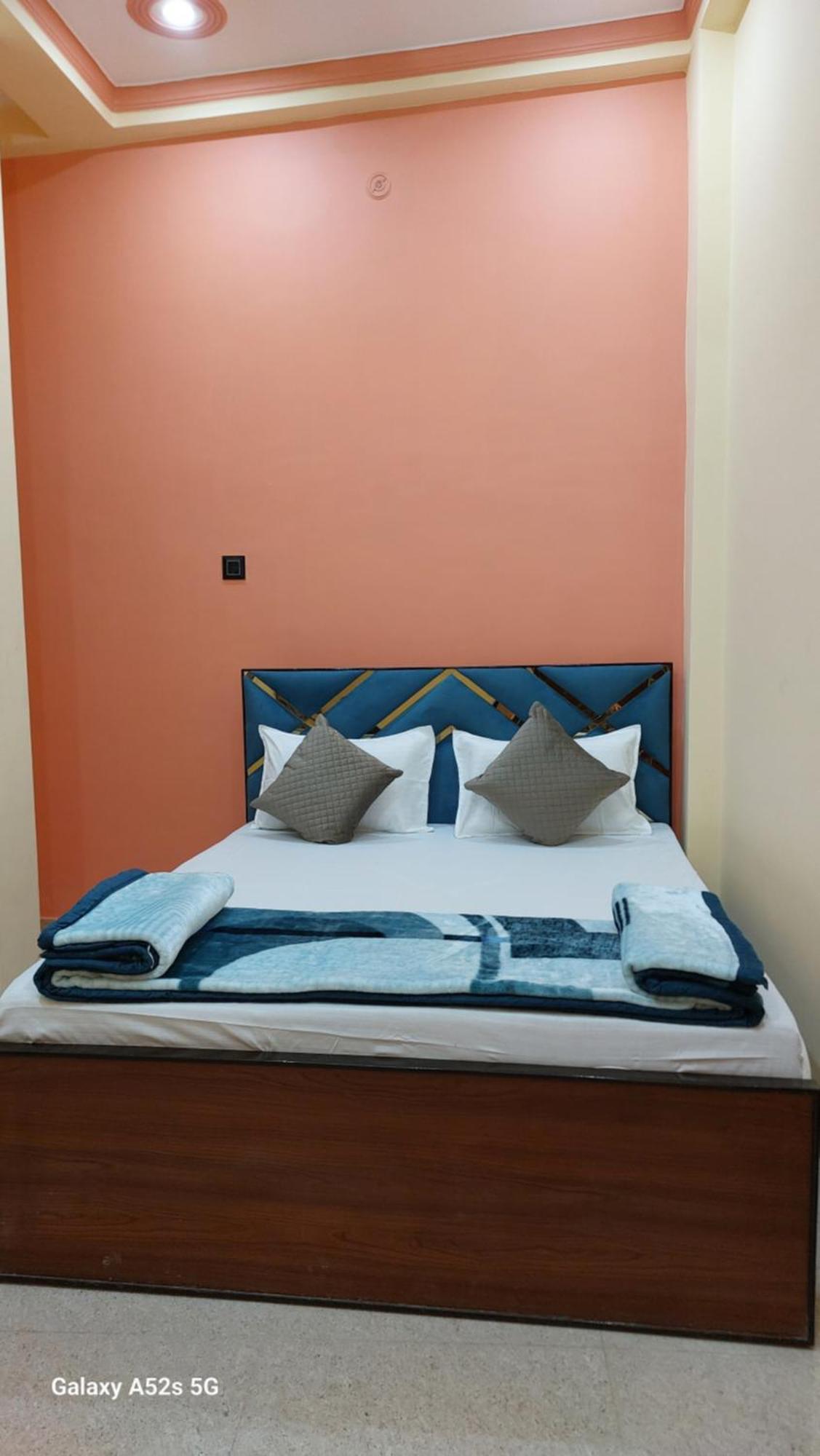 Narayani Paying Guest House Варанасі Екстер'єр фото