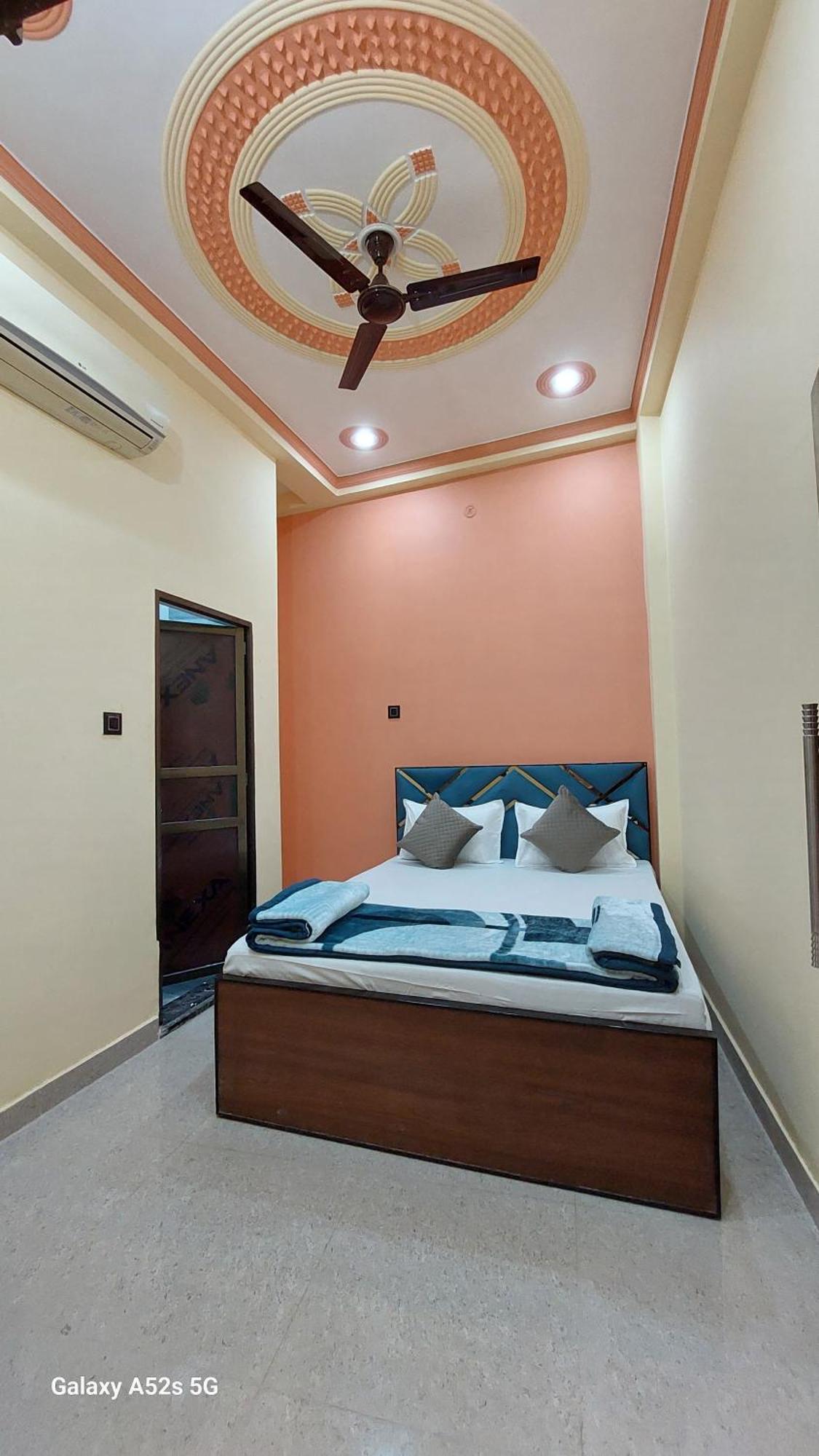 Narayani Paying Guest House Варанасі Екстер'єр фото