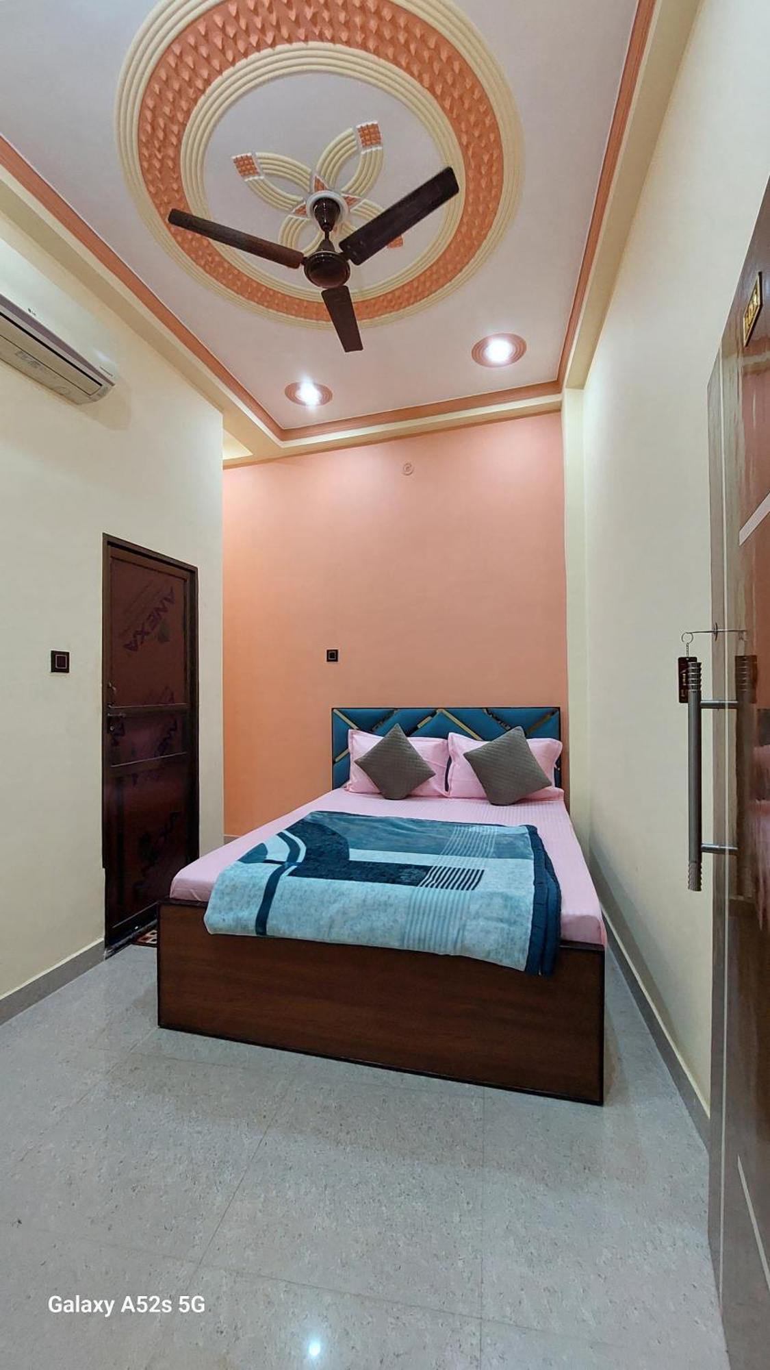 Narayani Paying Guest House Варанасі Екстер'єр фото